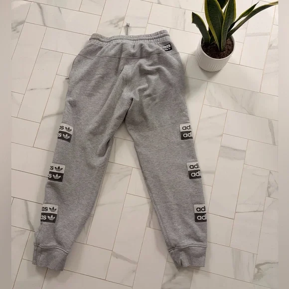 ADIDAS sweatpants - Picture 2 of 4
